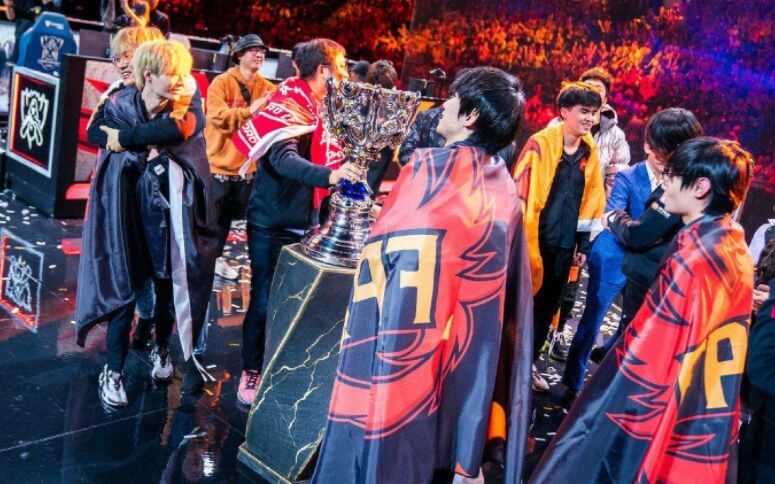 RNG季后赛不敌EDG，状态全面下滑，S12能进吗？